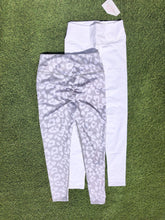 Only size M/L - Pack Animal and White