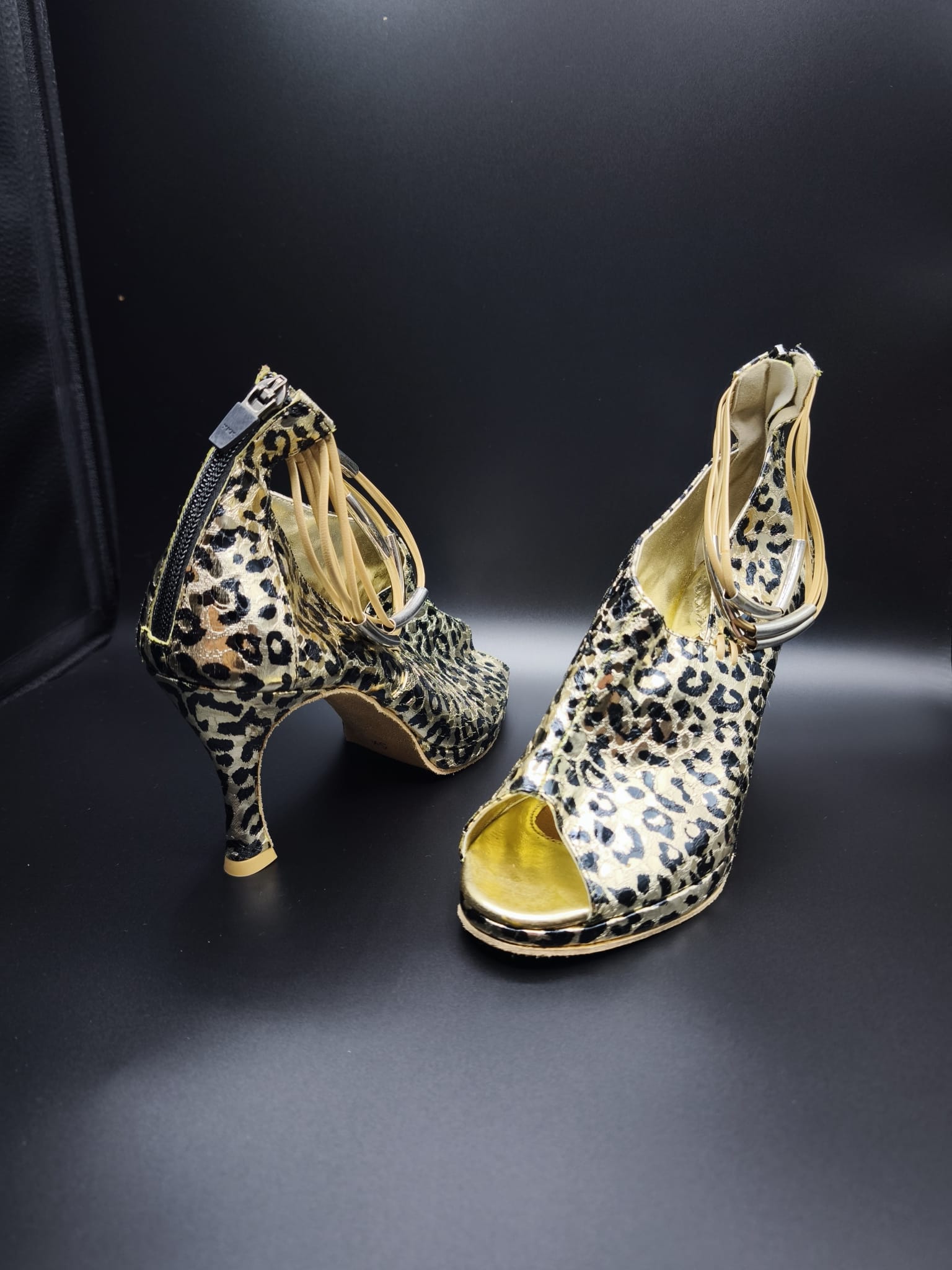 Size 39 - Hand Made Animal Shoes