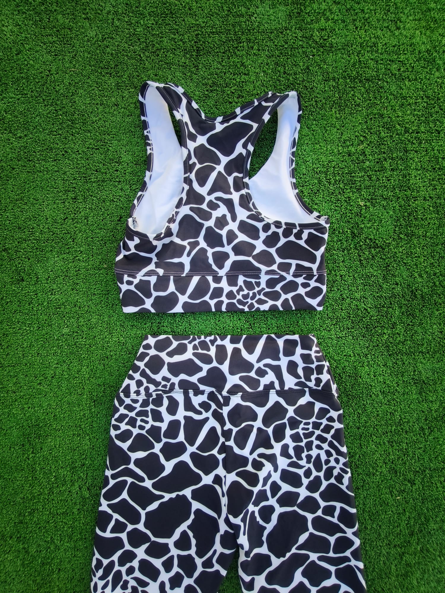 Size M - Combo (top+ long legging) Stock left - 7