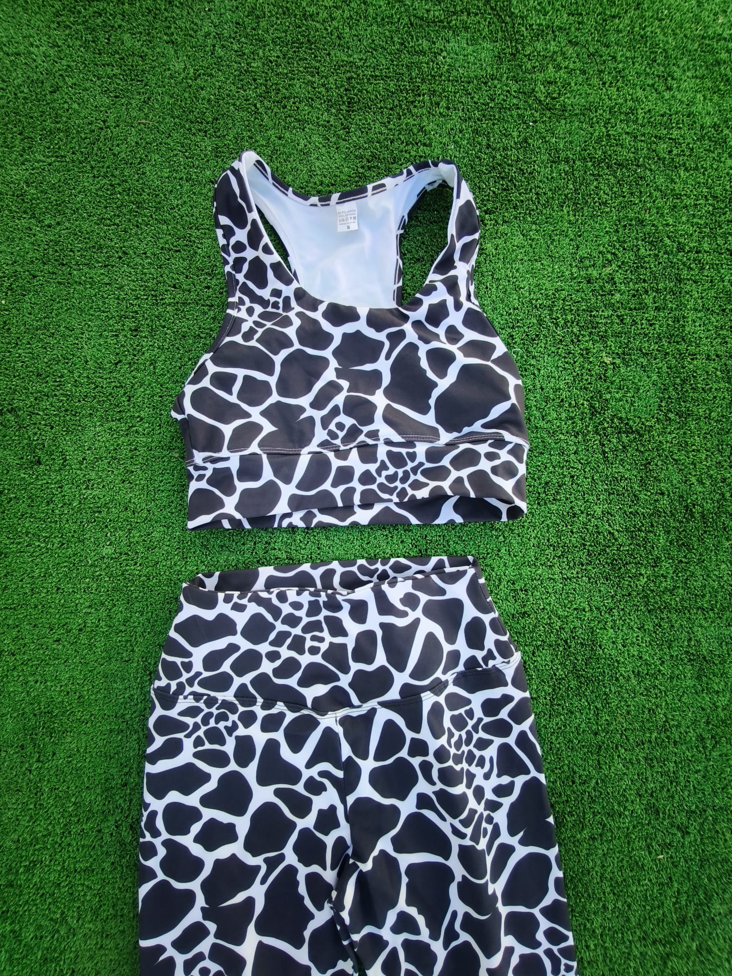 Size M - Combo (top+ long legging) Stock left - 7