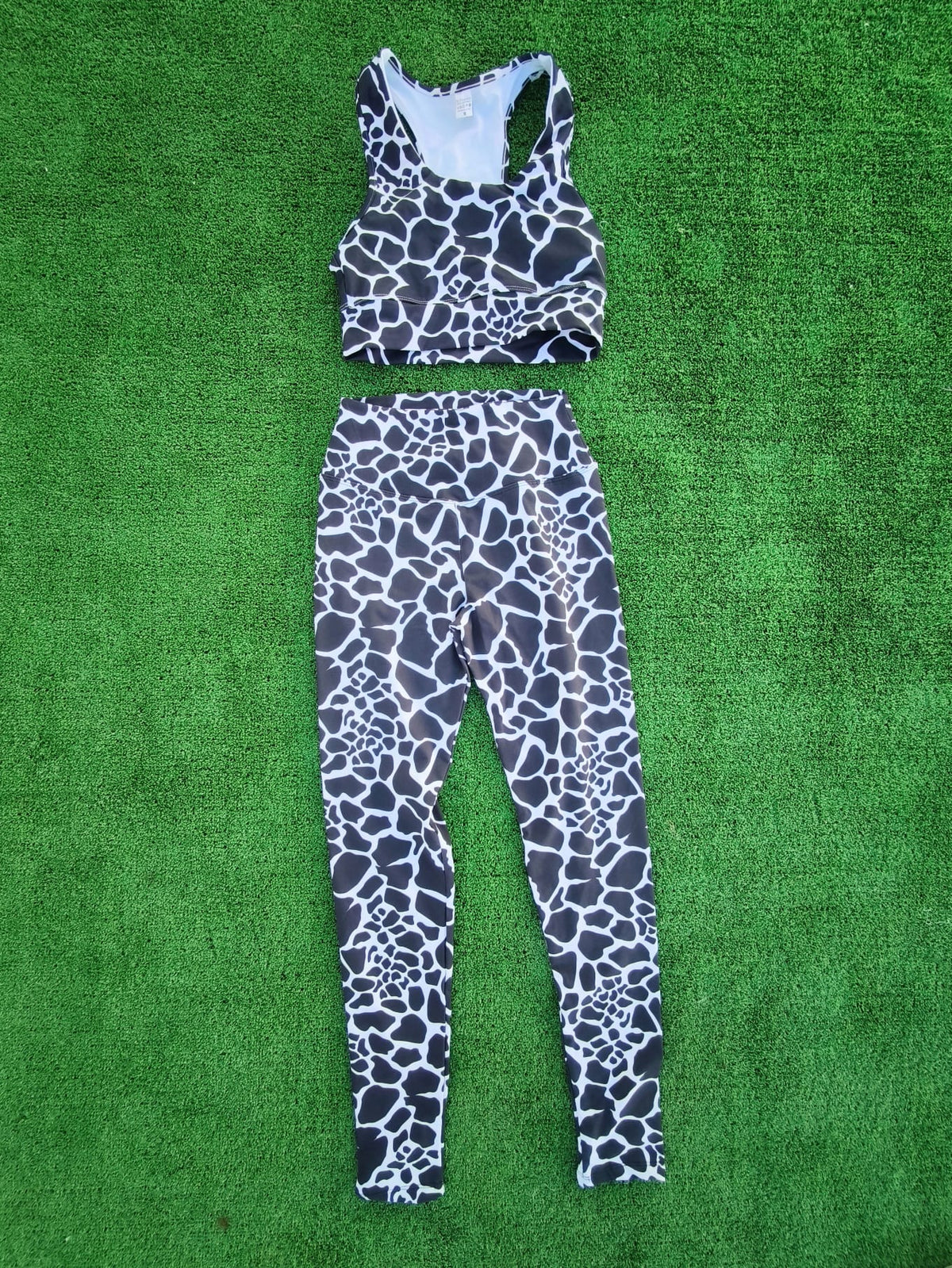 Size M - Combo (top+ long legging) Stock left - 7