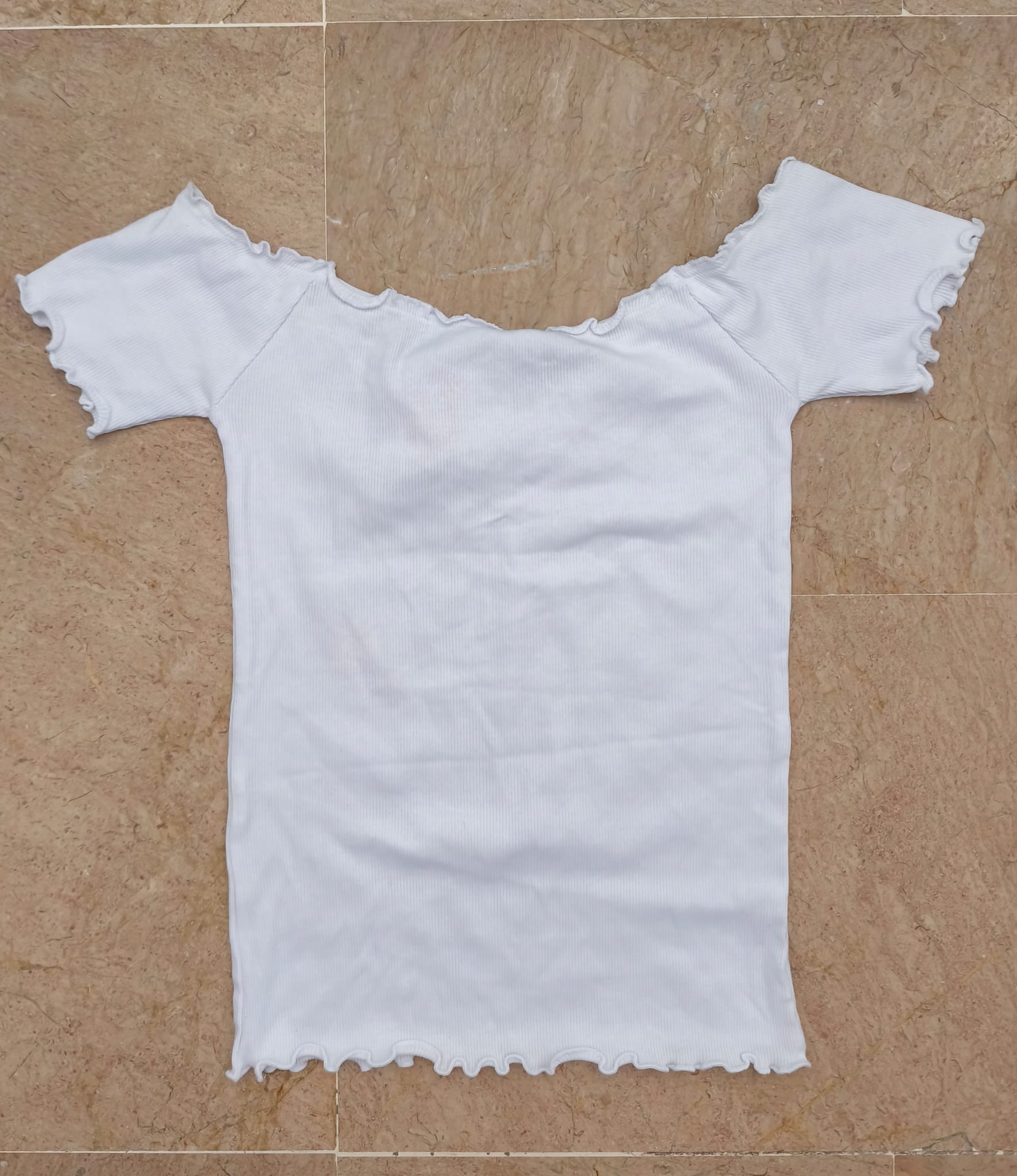 Streachable  white t-shirt